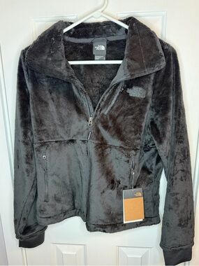 The North Face Women's Black Plush Teddy Fleece Jacket, Size Medium